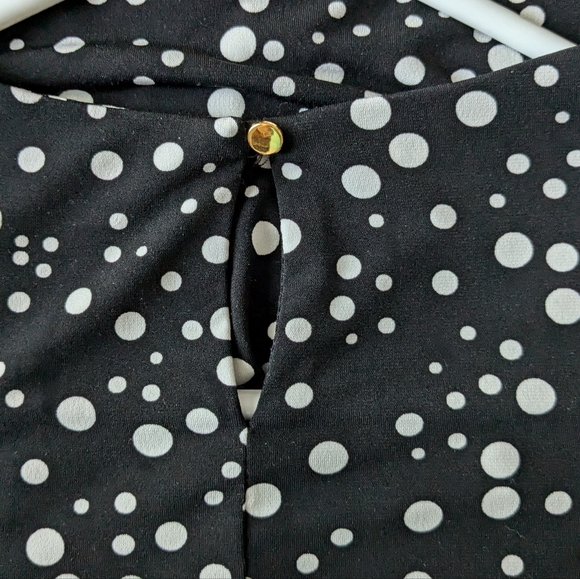 Sleeveless Calvin Klein top - Picture 2 of 5